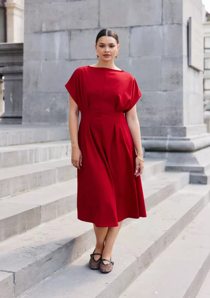 Robe midi à taille plissée