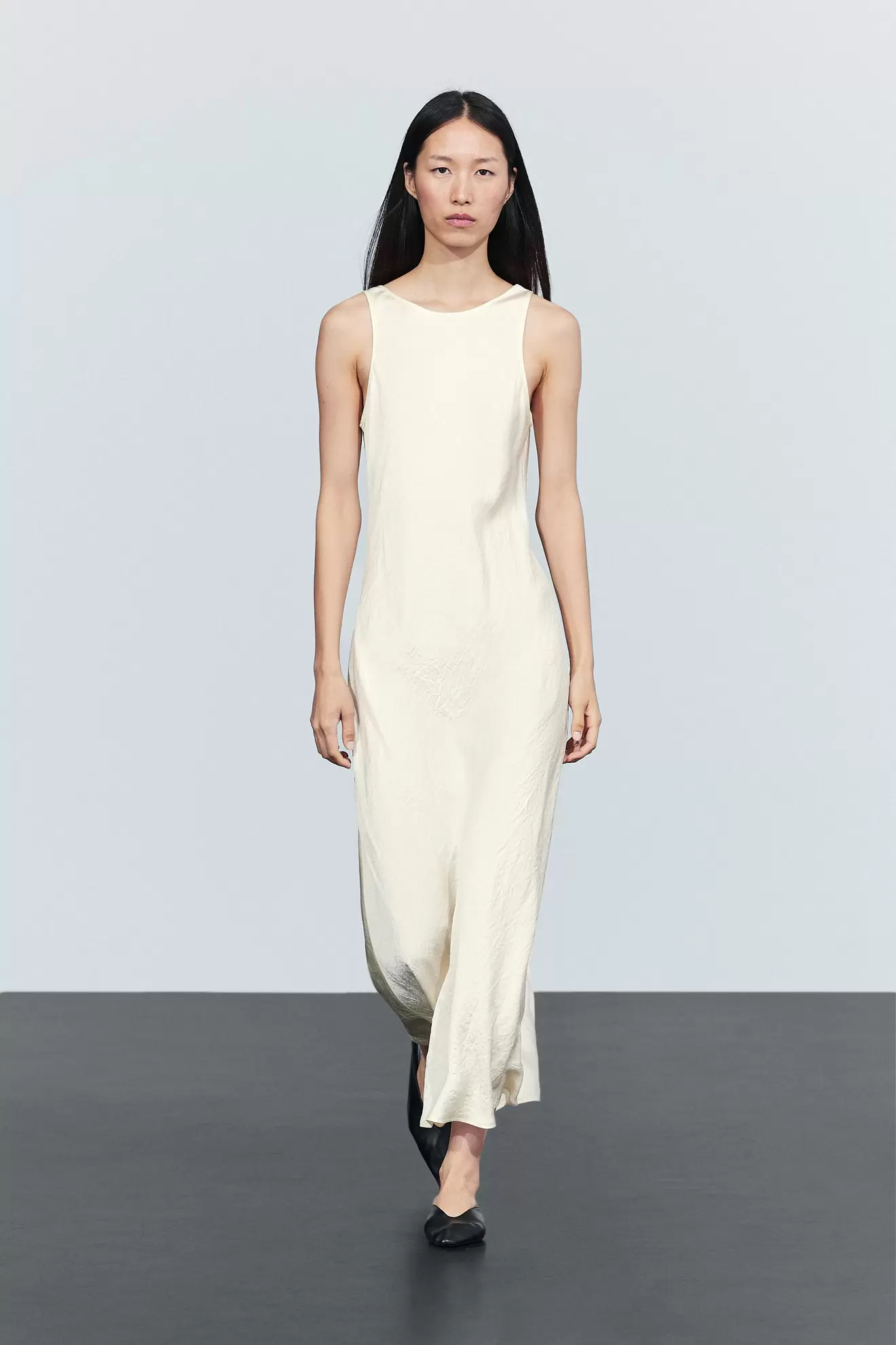 Robe midi satinée