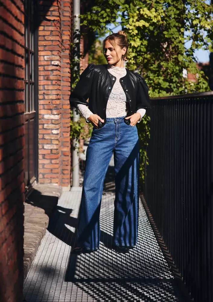 Veste effet cuir manches 3/4 bouffantes