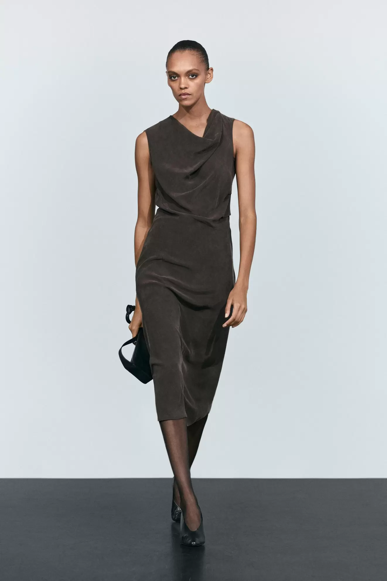 Robe midi fluide avec drapé