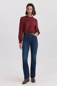 Blusa romántica cuello volantes
