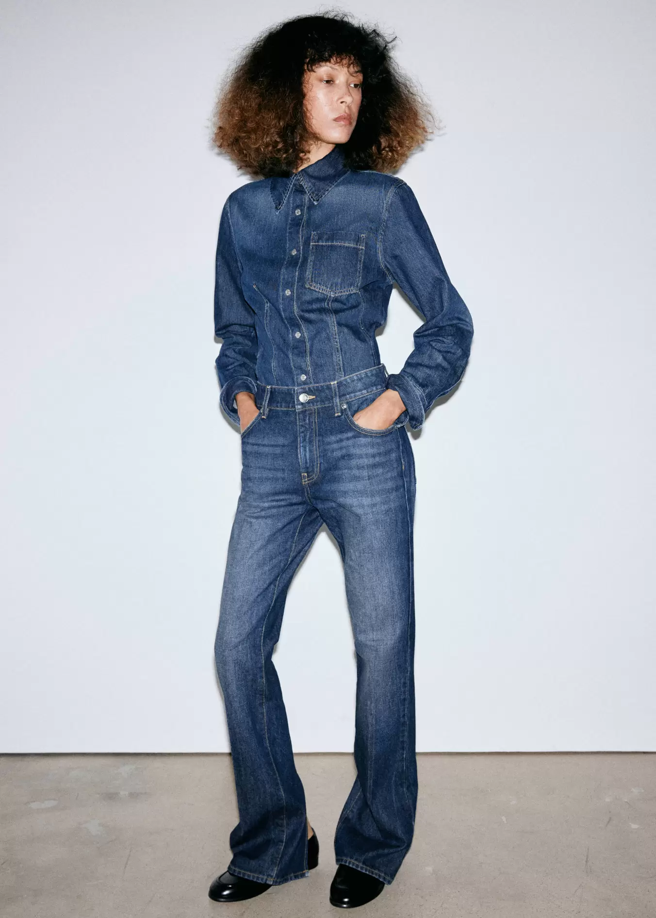 Mid-rise straight jeans