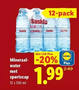 Mineraalwater met sportscap