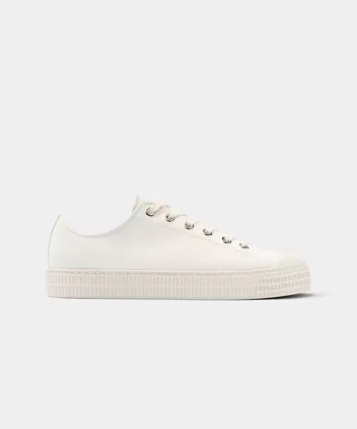 Off-White Sneaker