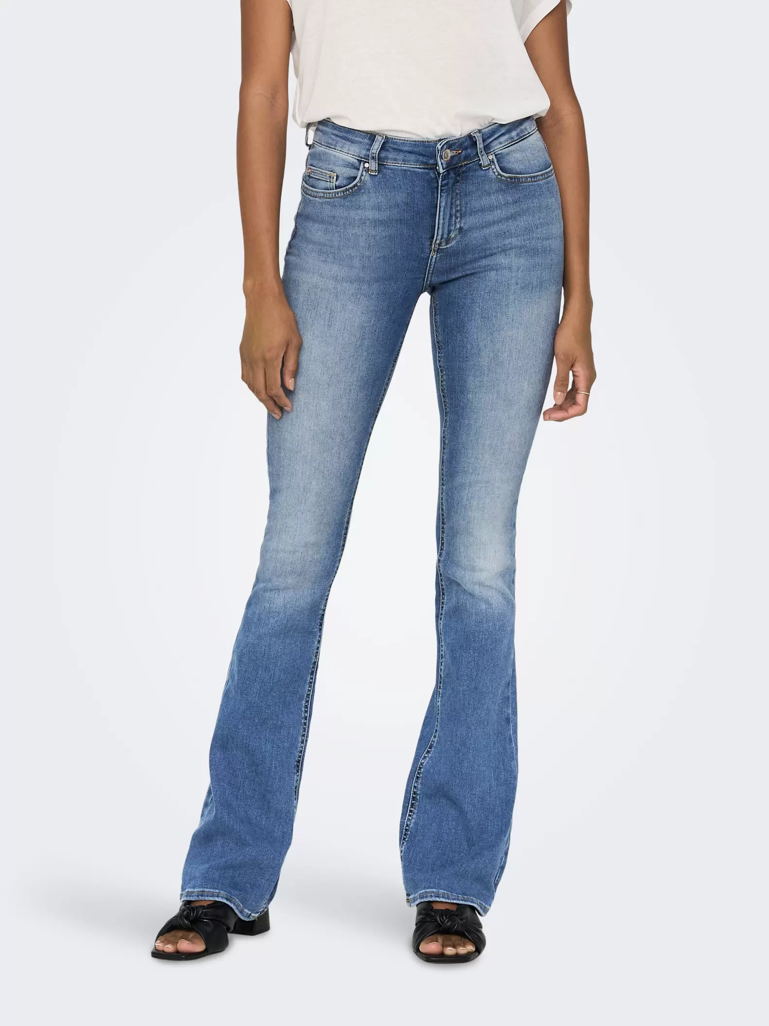 ONLBLUSH Mid waist Flared fit Jeans