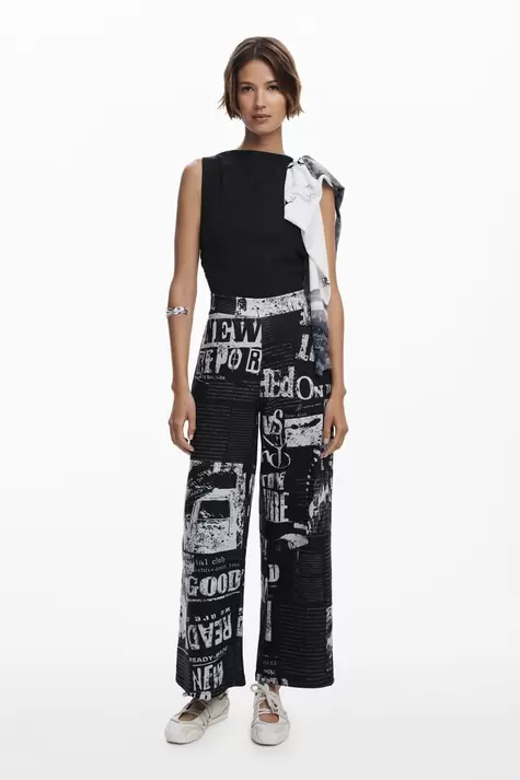 Gecombineerde jumpsuit met krantenprint