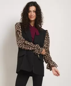 blazer met panterprint mouw
