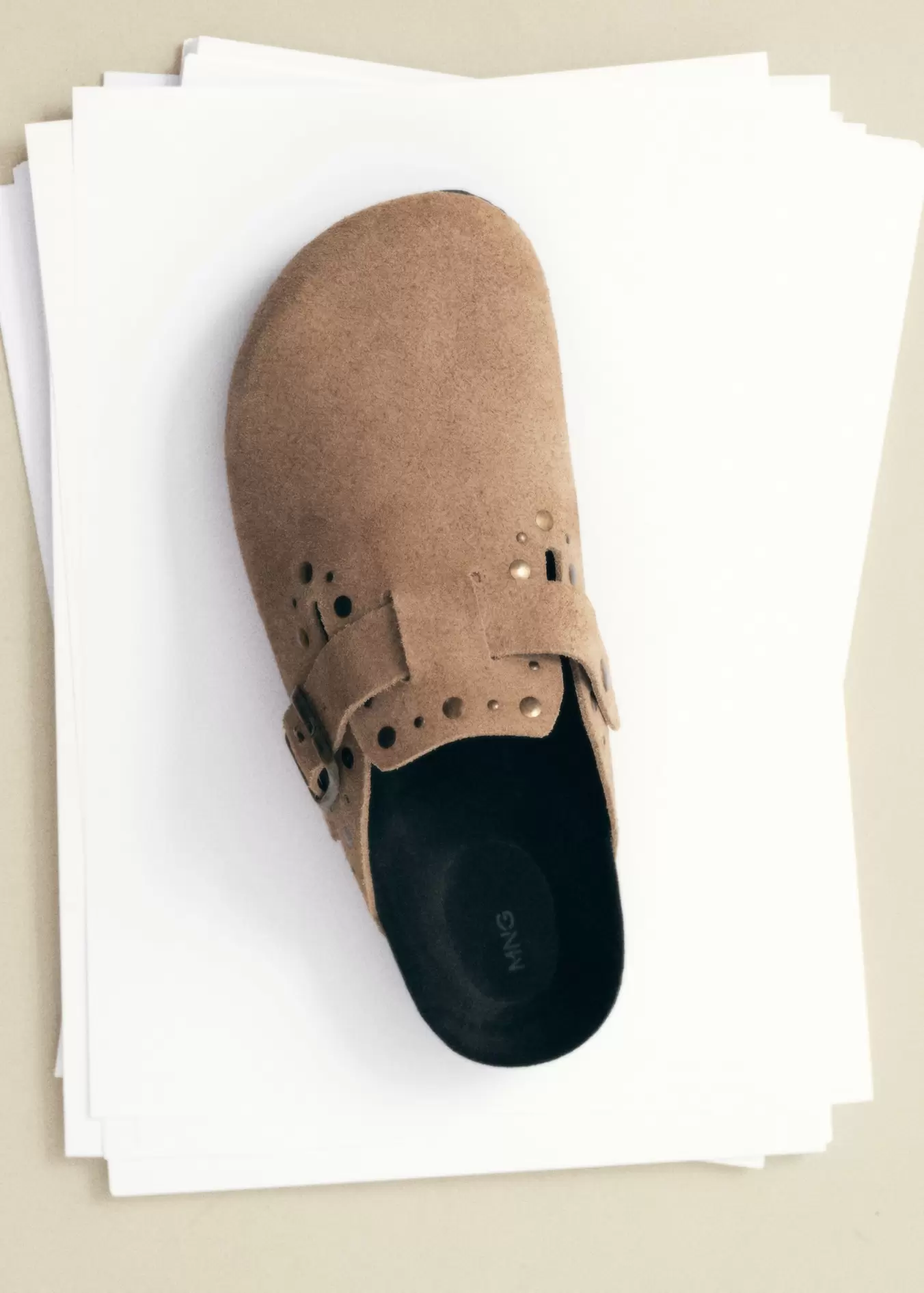 Leren klompen met studs