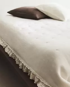LINNEN BEDSPREI MET KANT