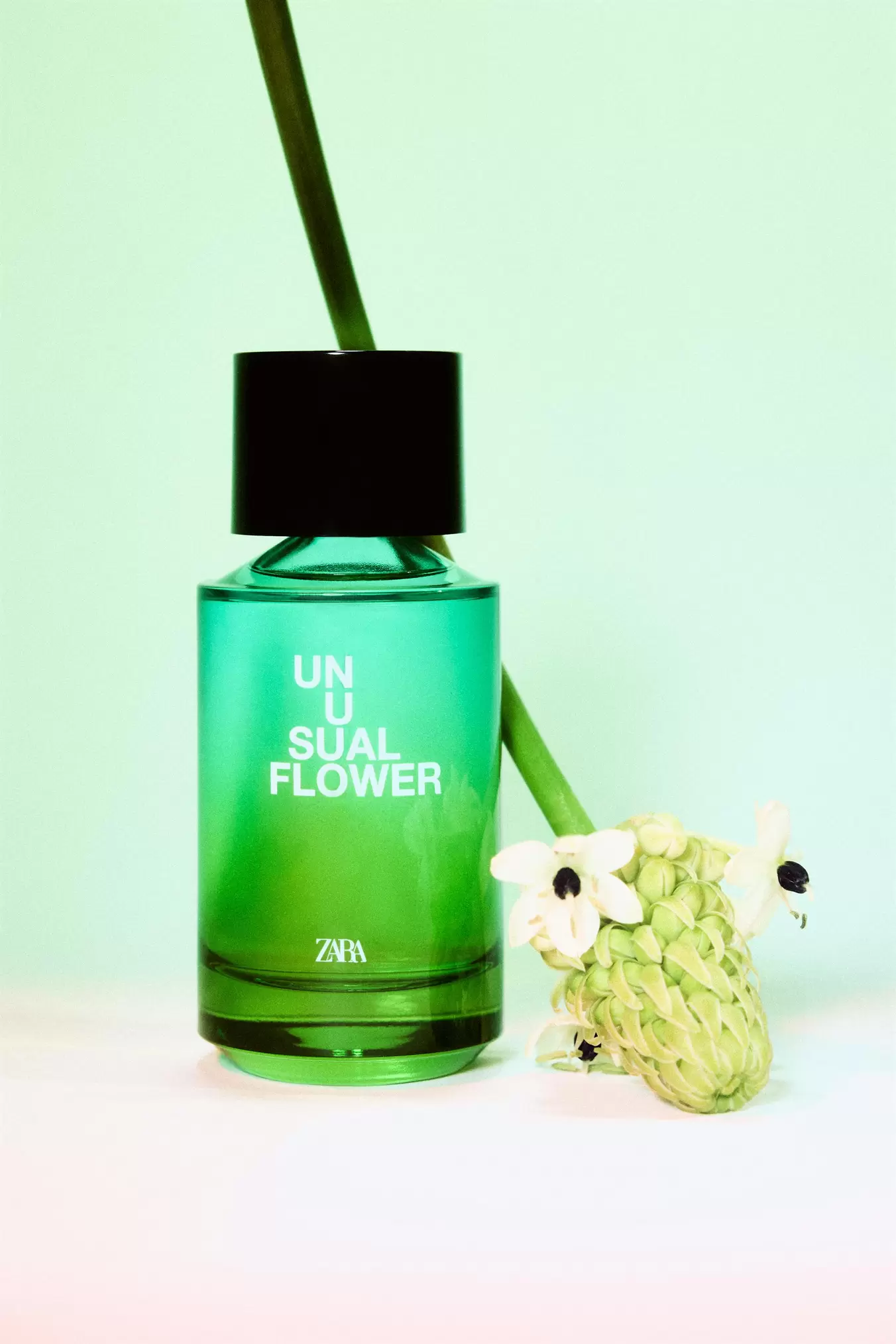 UNUSUAL FLOWER EDP 100 ML (3,4 FL. OZ).