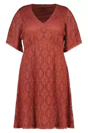 Jurk met broderie look