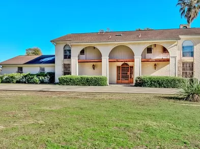 1112 Shaw Dr, Nederland, TX 77627