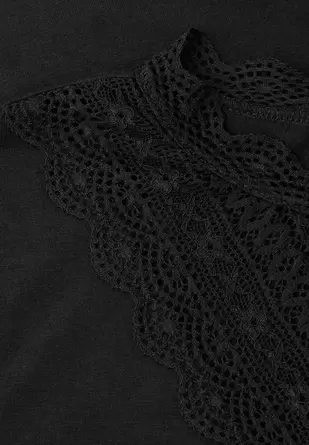 Shirt met kantdetail