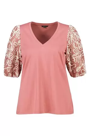 T-shirt met geborduurde mouwen