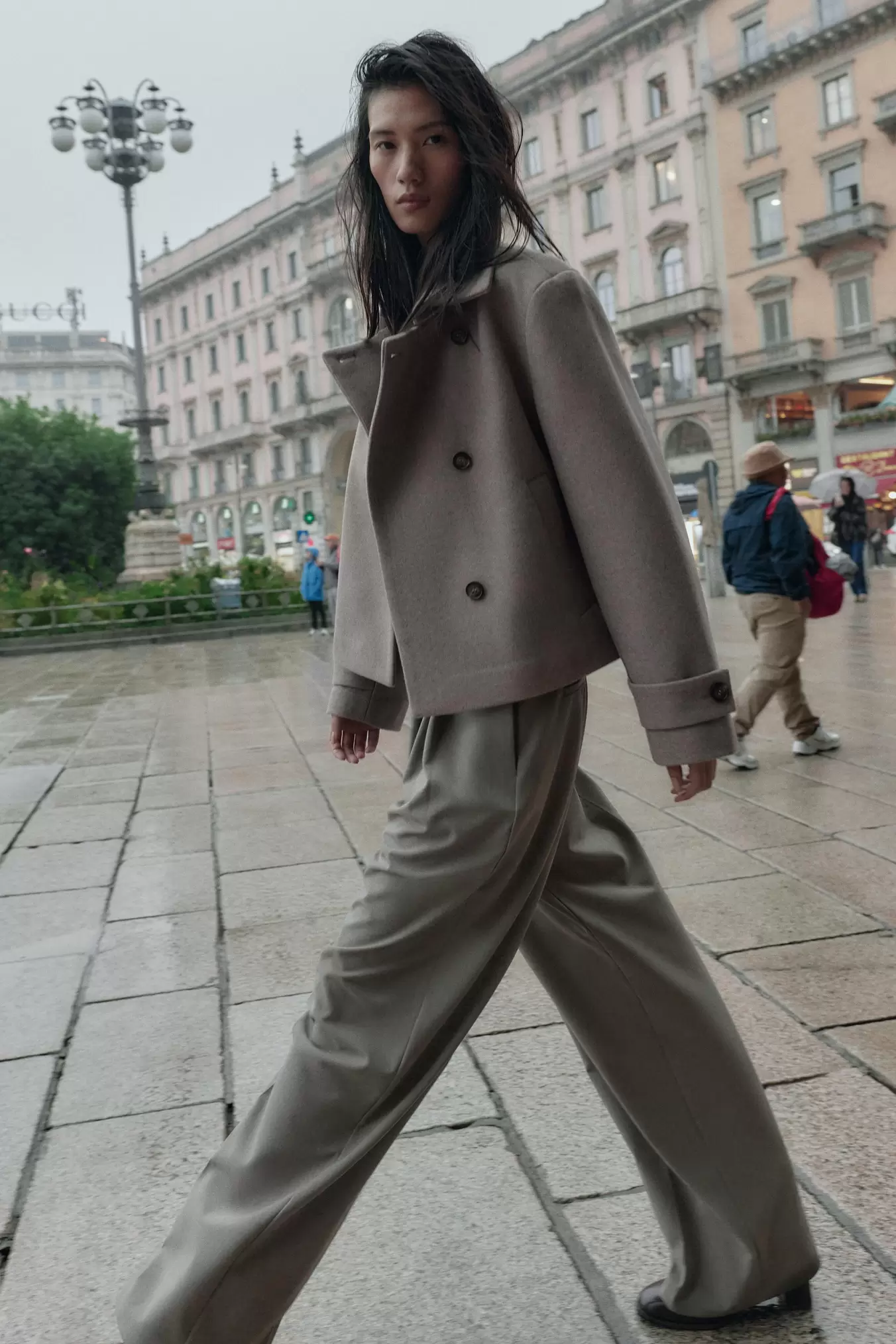 JAS MET OPSTAANDE KRAAG