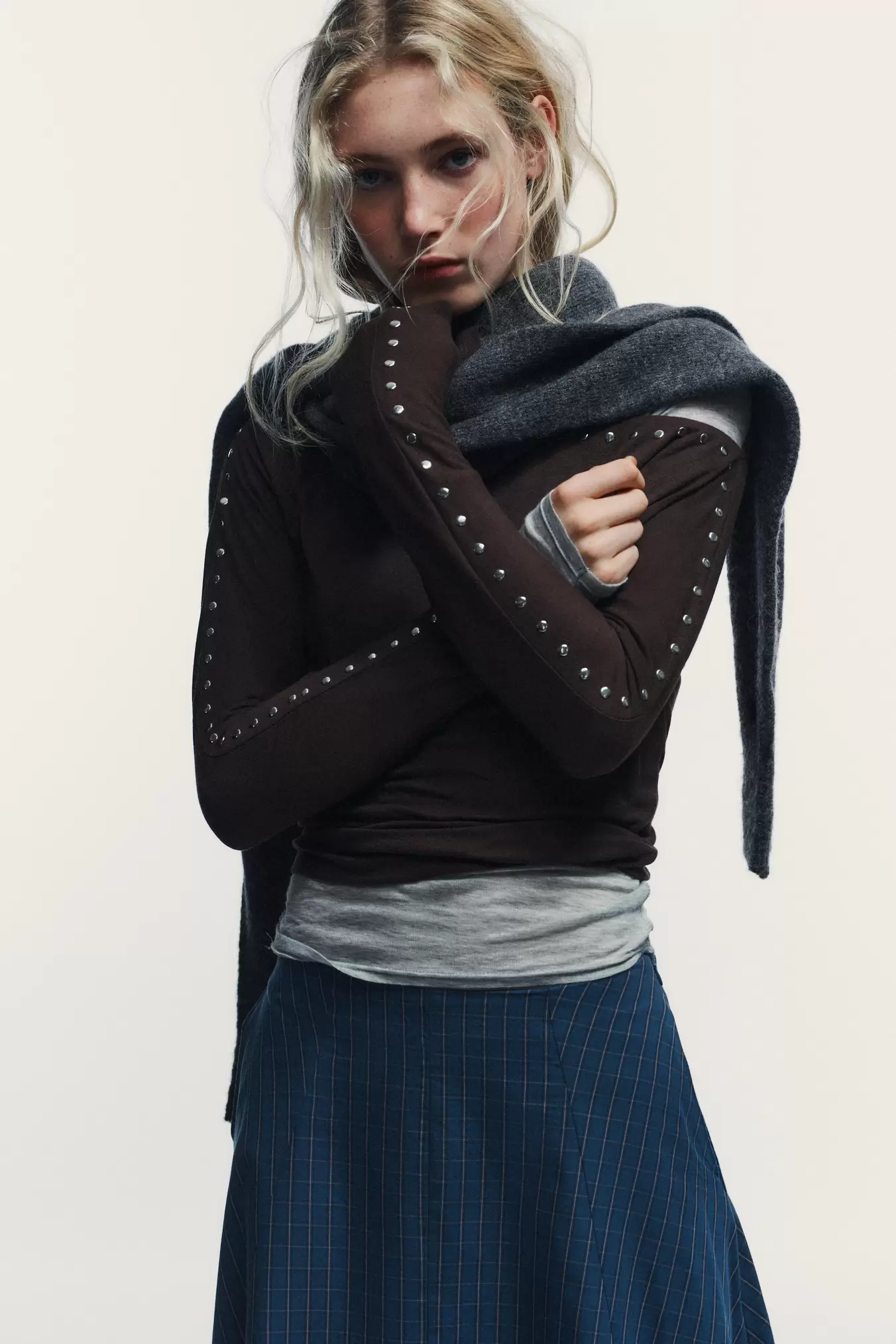 MIDIROK MET RUITEN EN PLOOIEN