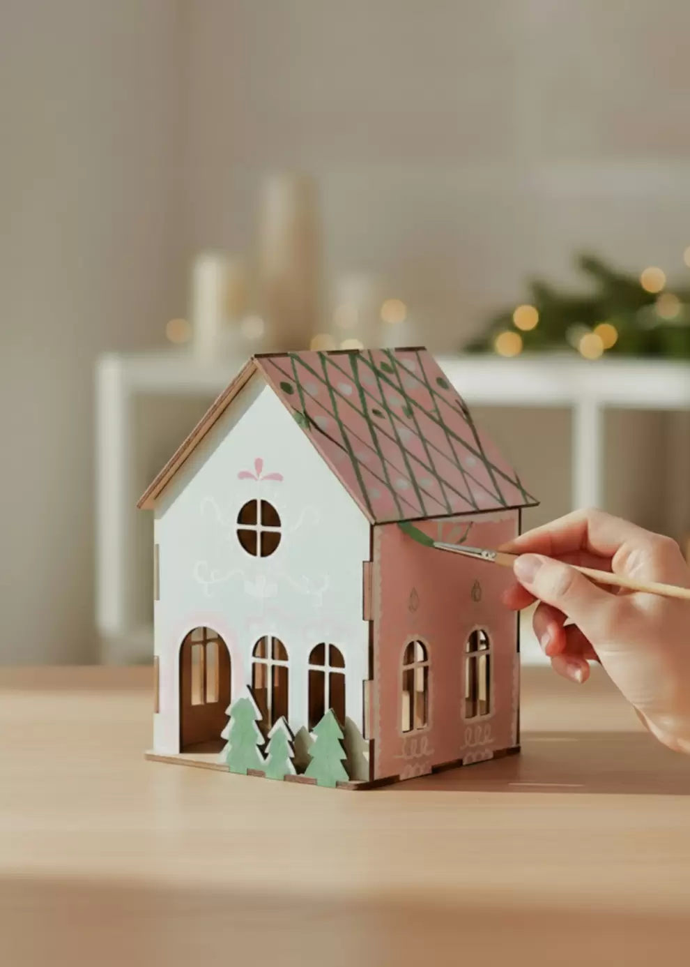 DIY hoog houten peperkoekhuis met verf - 24 cm