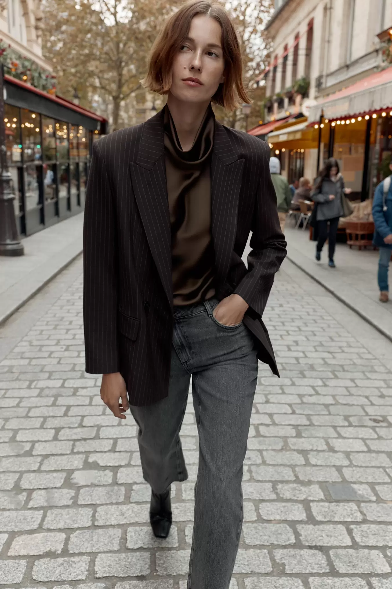 OVERSIZED DOUBLE-BREASTED BLAZER MET KRIJTSTREEP