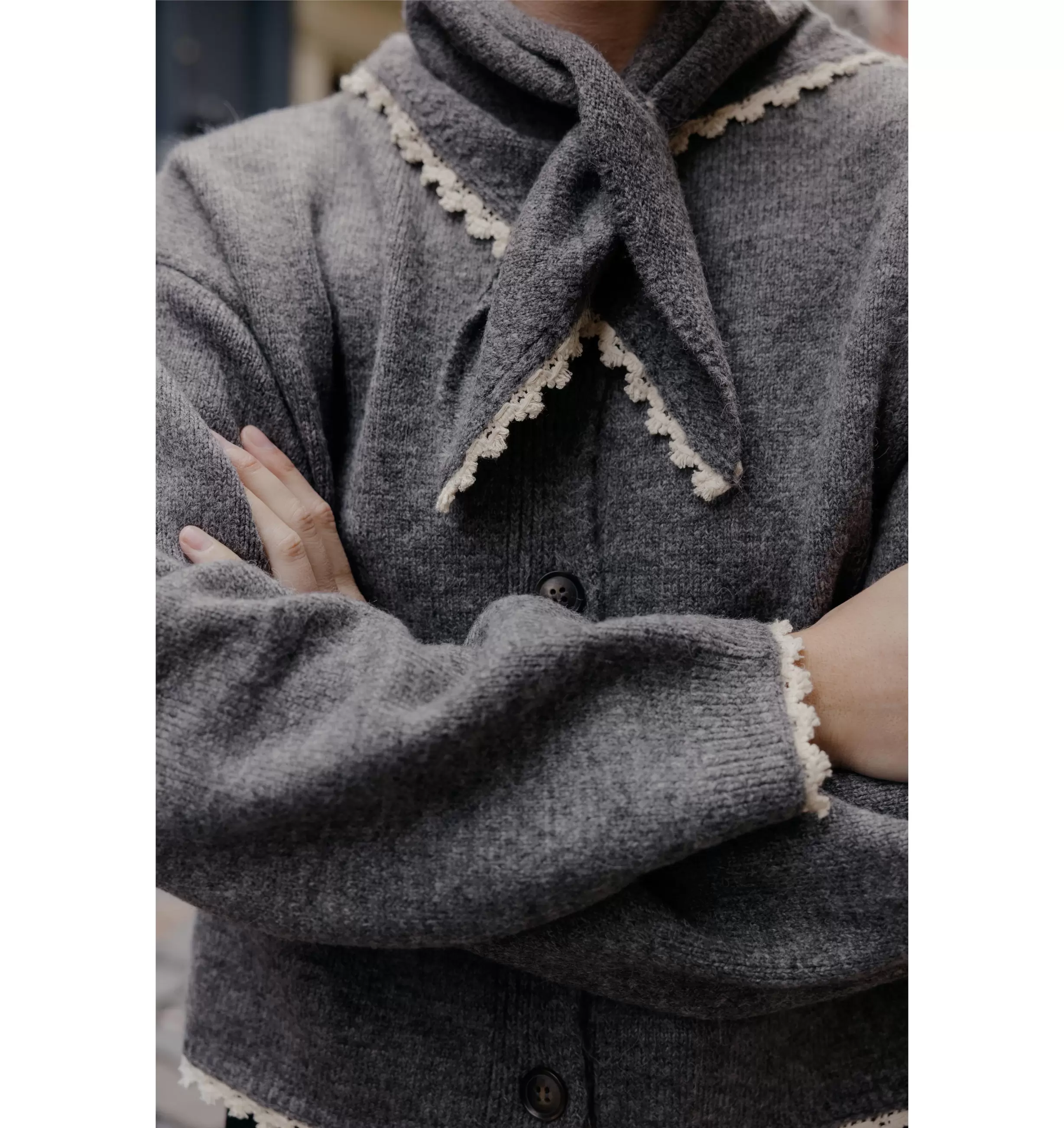 TRICOT VEST MET BANDANA KANT