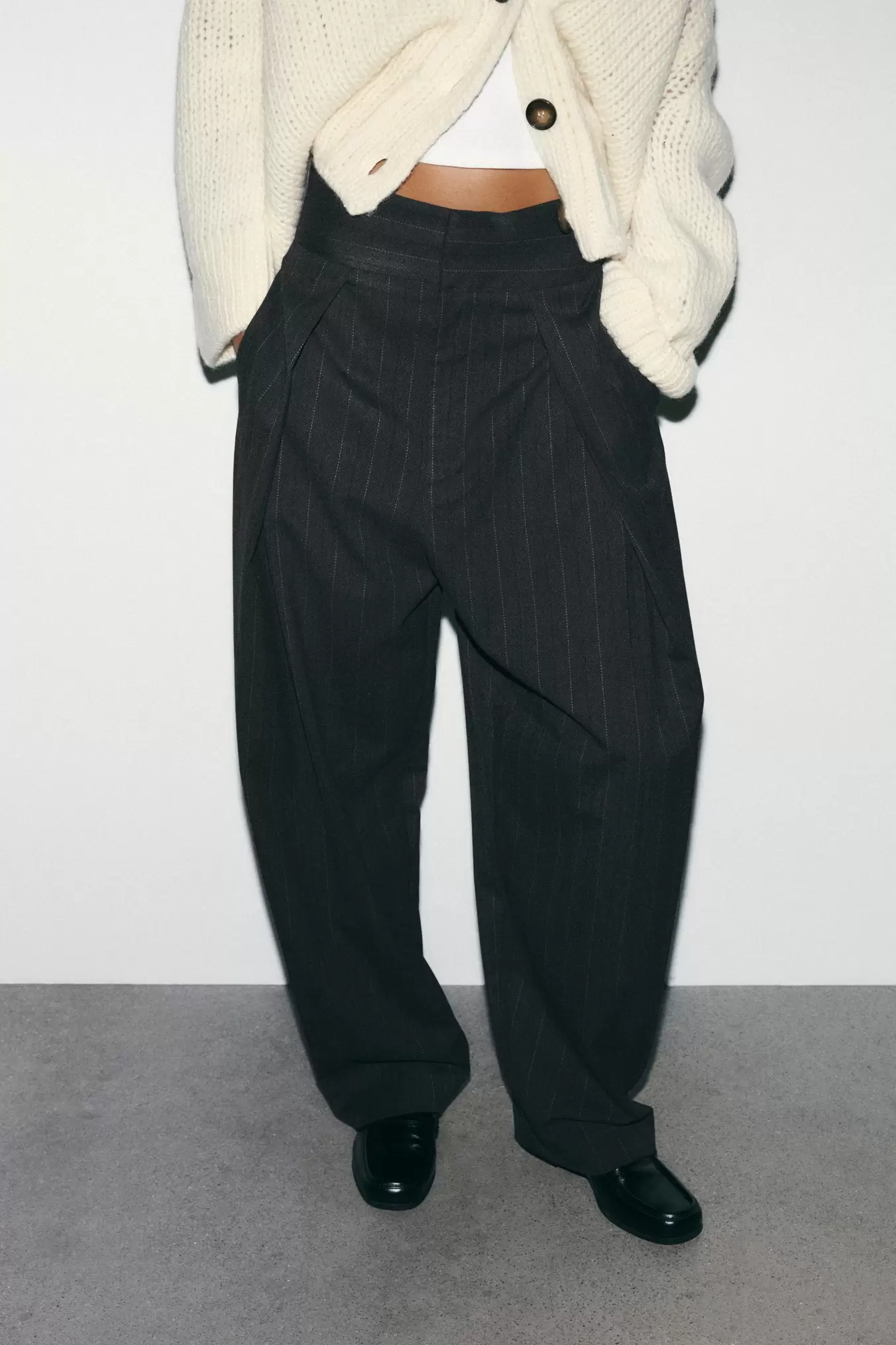 BALLOON BROEK MET STREPEN EN PLOOIEN