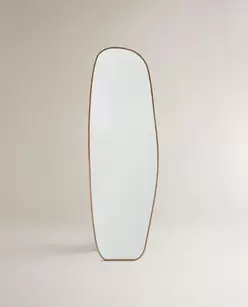 ONGELIJKE VERTICALE SPIEGEL