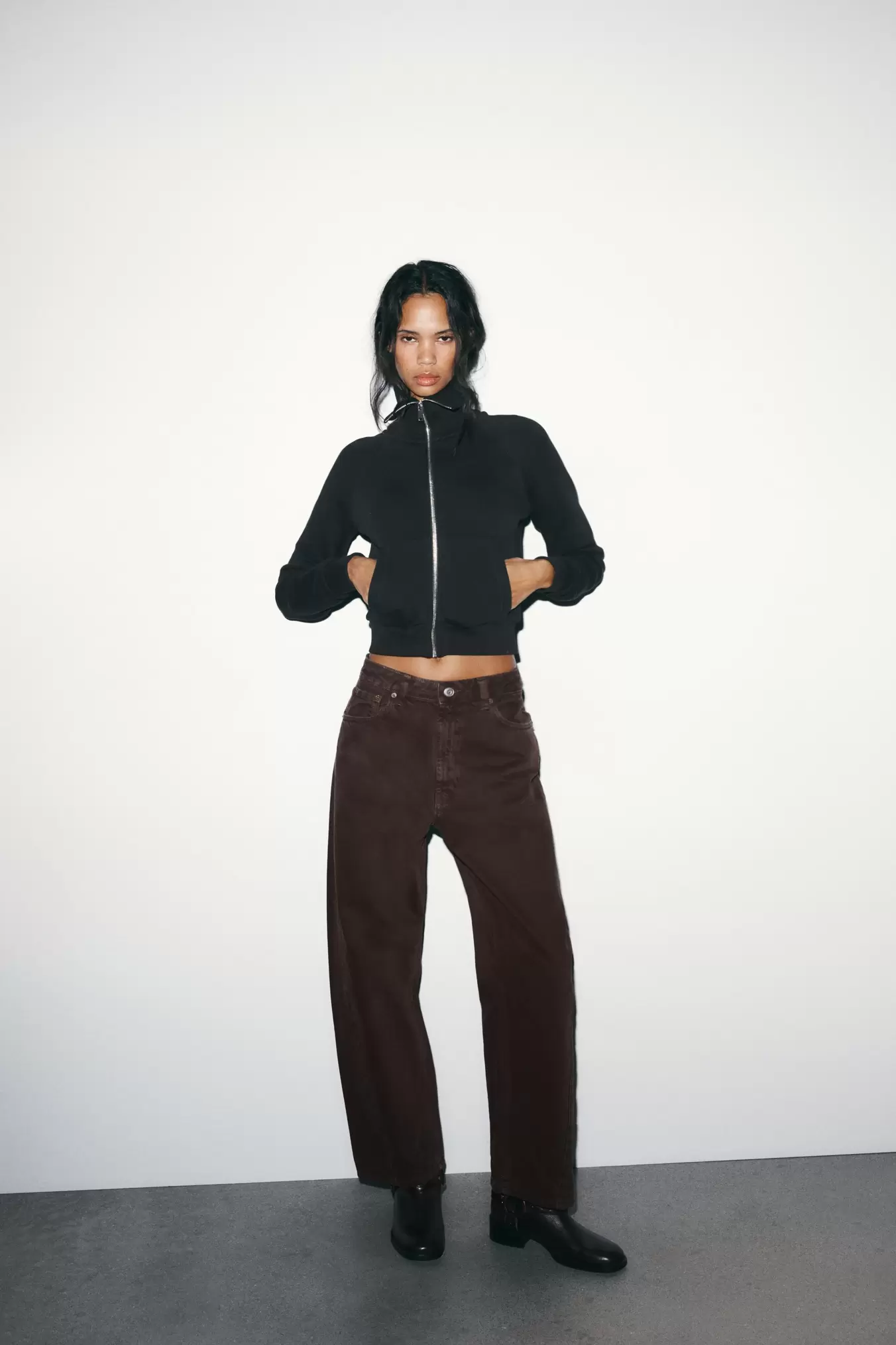 JEANS TRF BAGGY BARREL MET MIDDELHOGE TAILLE