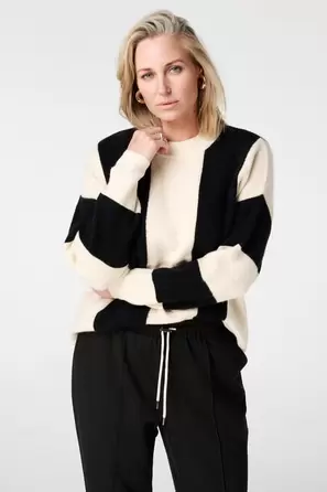 Trui met contrasterende strepen