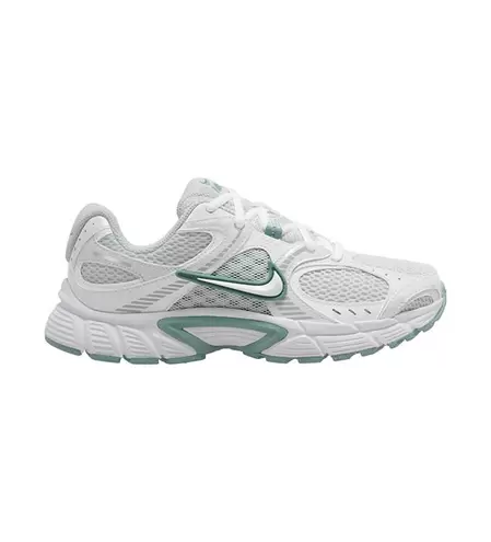Nike Women V5 RNR Sneakers
