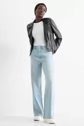 Wide leg jeans - high waist