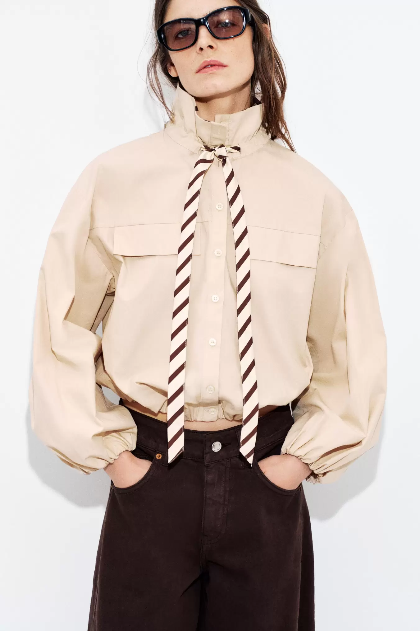 POPELINE BLOUSE MET CONTRASTERENDE KRAAG