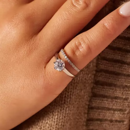 Zilveren dubbele ring met zirkonia