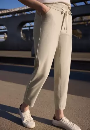 Mid Waist Slim Legs broek in Loose Fit