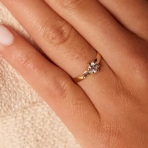 14 Karaat geelgouden damesring met zirkonia