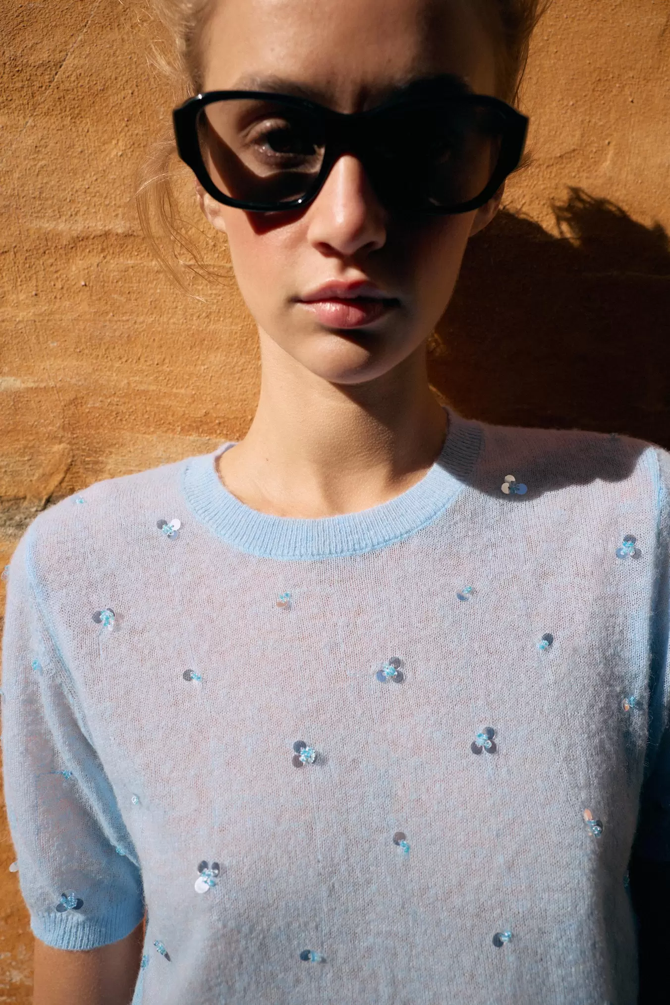 TRICOT TOP KORTE MOUW MET LOVERTJES