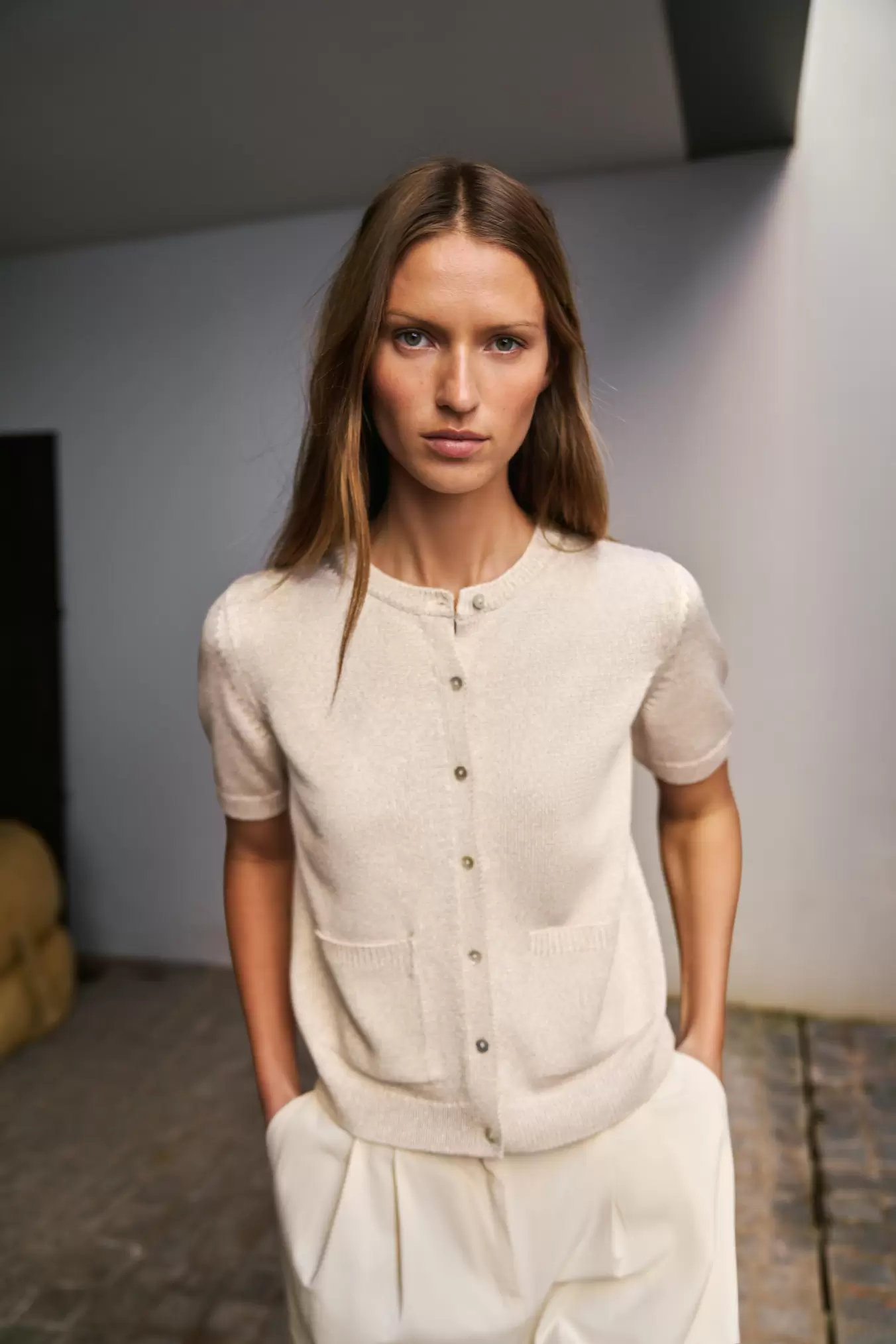 TRICOT VEST KORTE MOUW