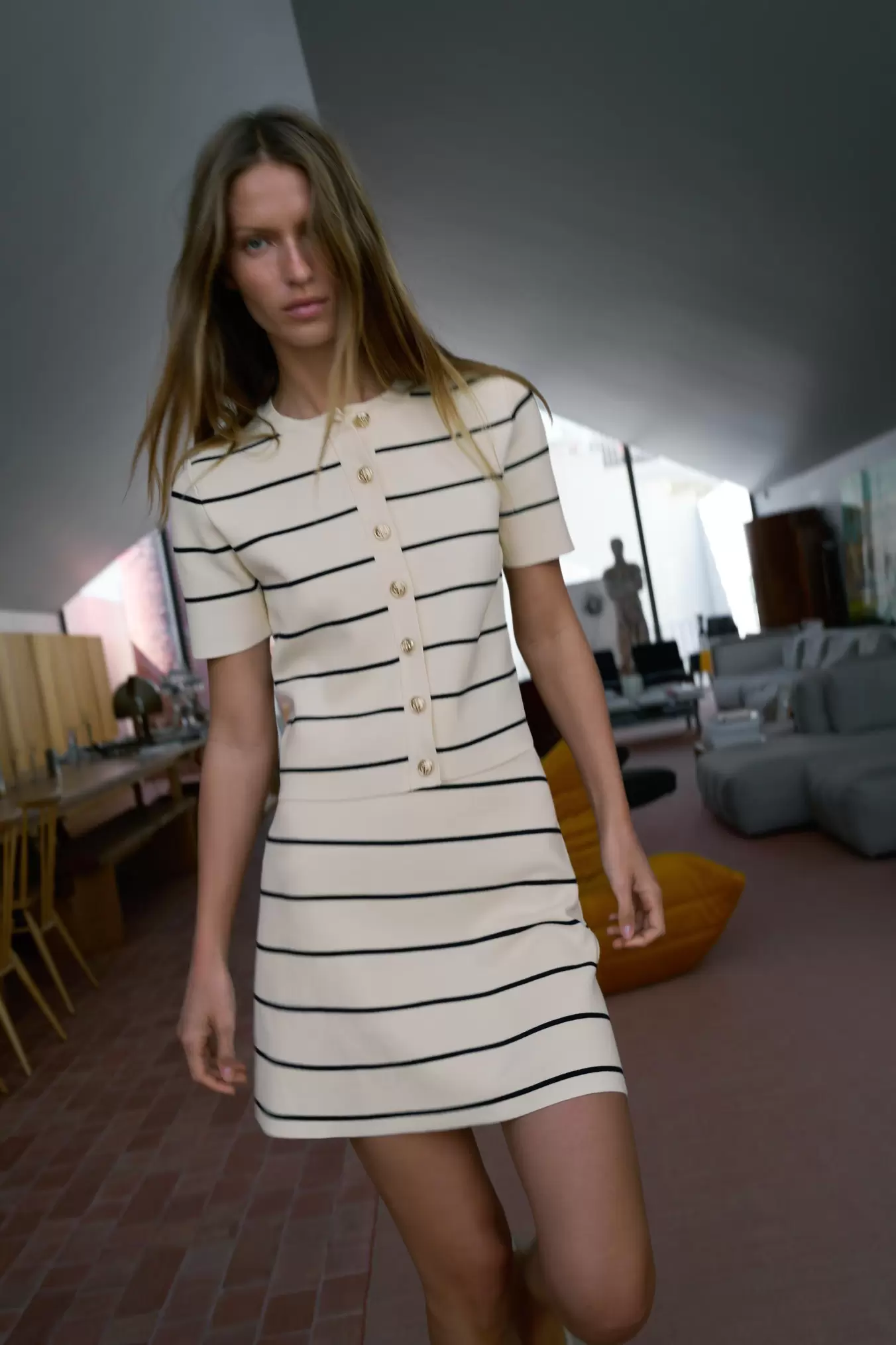 GESTREEPTE TRICOT MINIROK