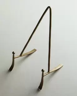 GOUDKLEURIGE METALEN DISPLAYSTANDAARD