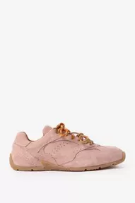 Roze suède sneakers
