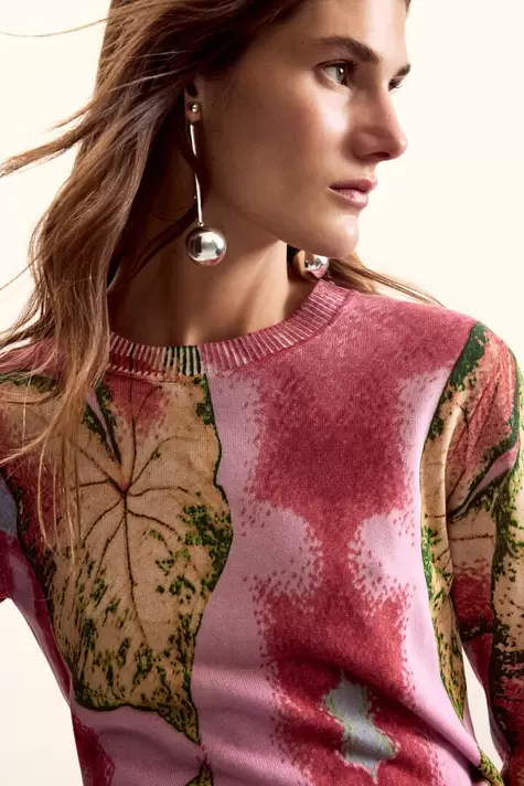 Trui ontworpen door mr. christian lacroix