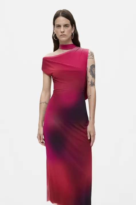 Asymmetrische gedrapeerde jurk