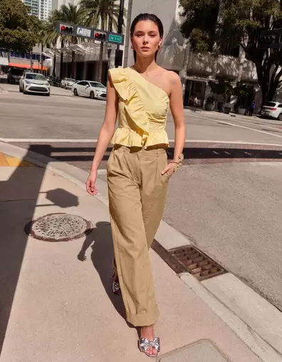 One Shoulder Ruffle Top Lichtgeel