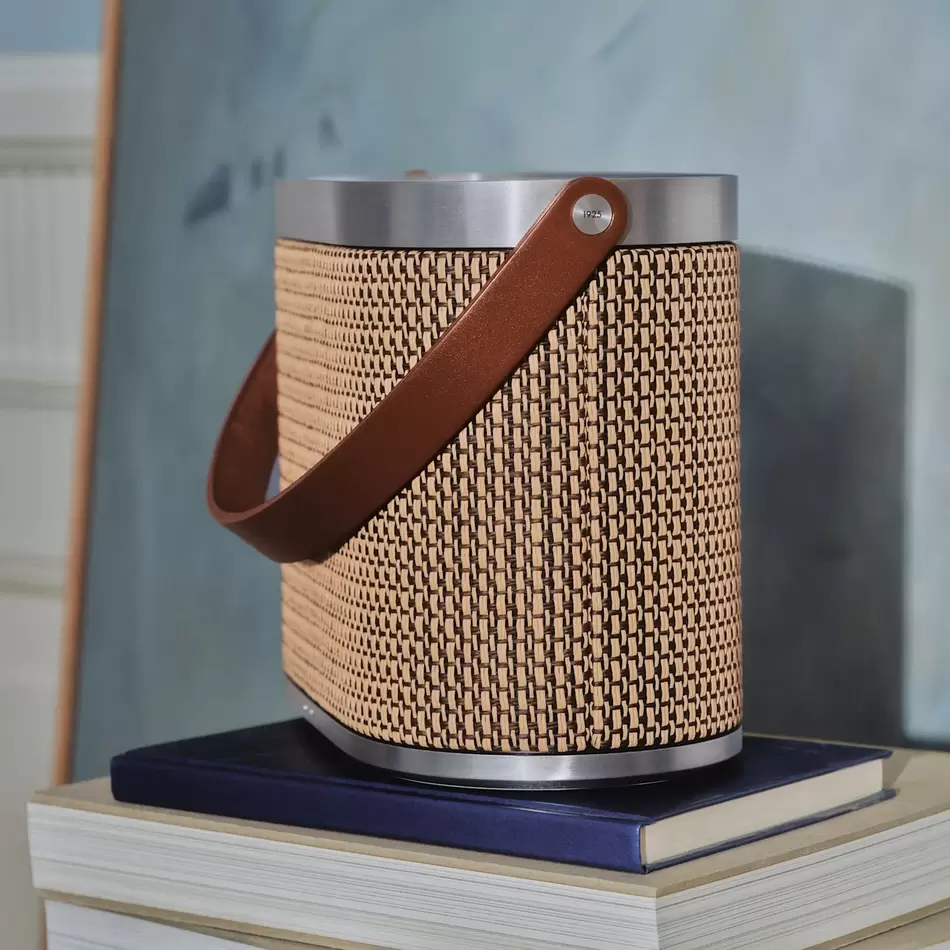 Beosound A5