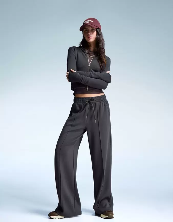 Soft touch broek met wijde pijpen