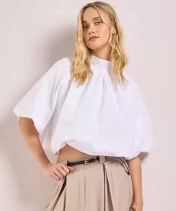 Korte blouse met pofmouwen
