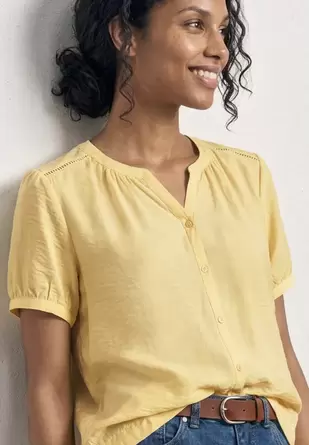 Blouse met korte mouwen, gespleten hals en knopen