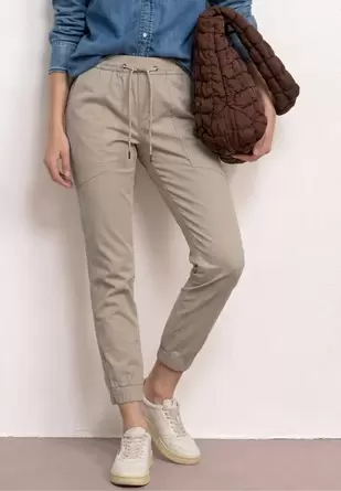 Slim legs broek in een lichtgewicht stof