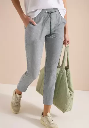 Slim legs broek in seersucker kwaliteit