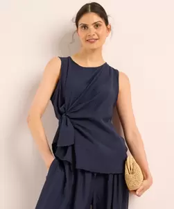 Top met knoopdetail