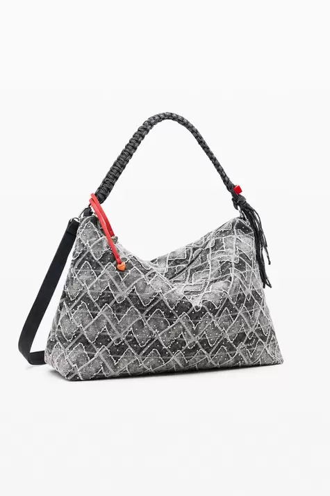 Middelgrote tas met studs en charm