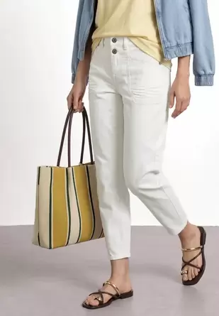 High Waist Barrel Leg Jeans in Loose Fit